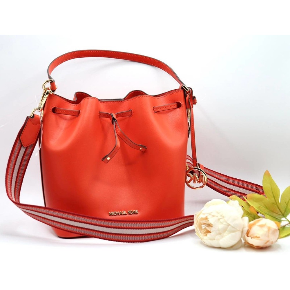 NWT Michael Kors Medium Eden Bucket Bag